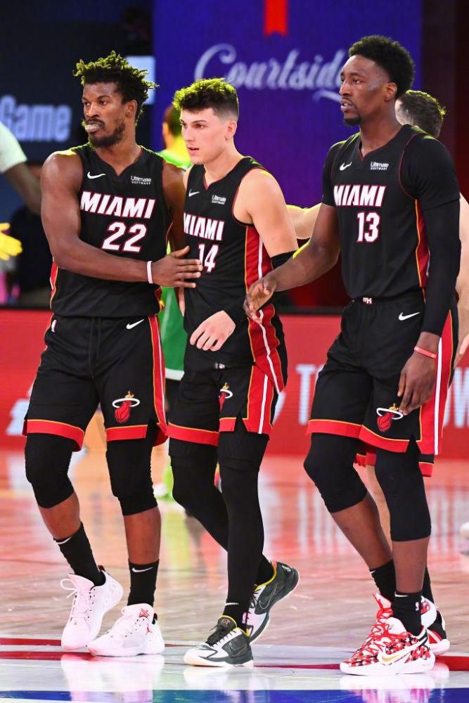 谷中奋力攀 谷中奋力攀