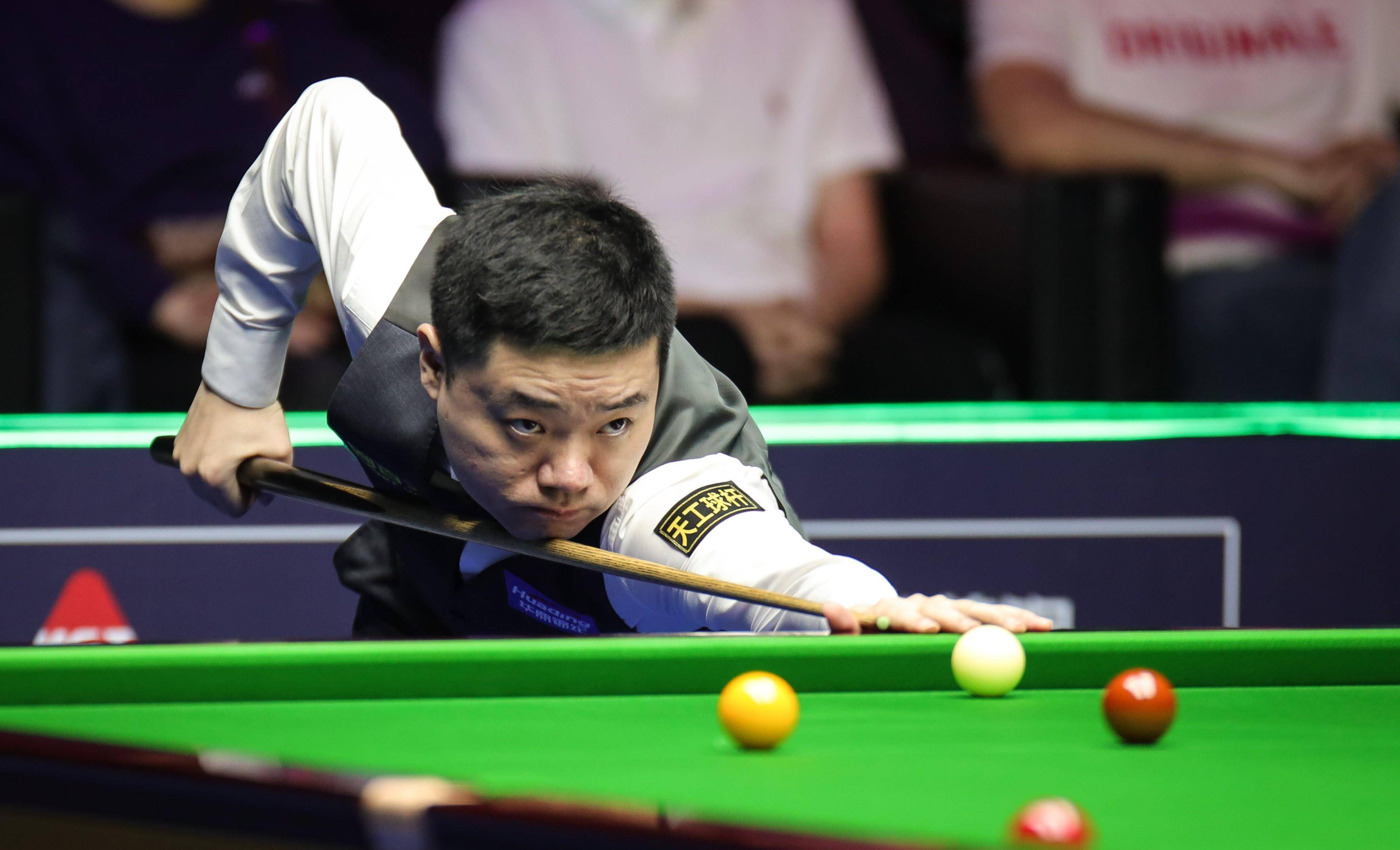 教练组必须 教练组必须